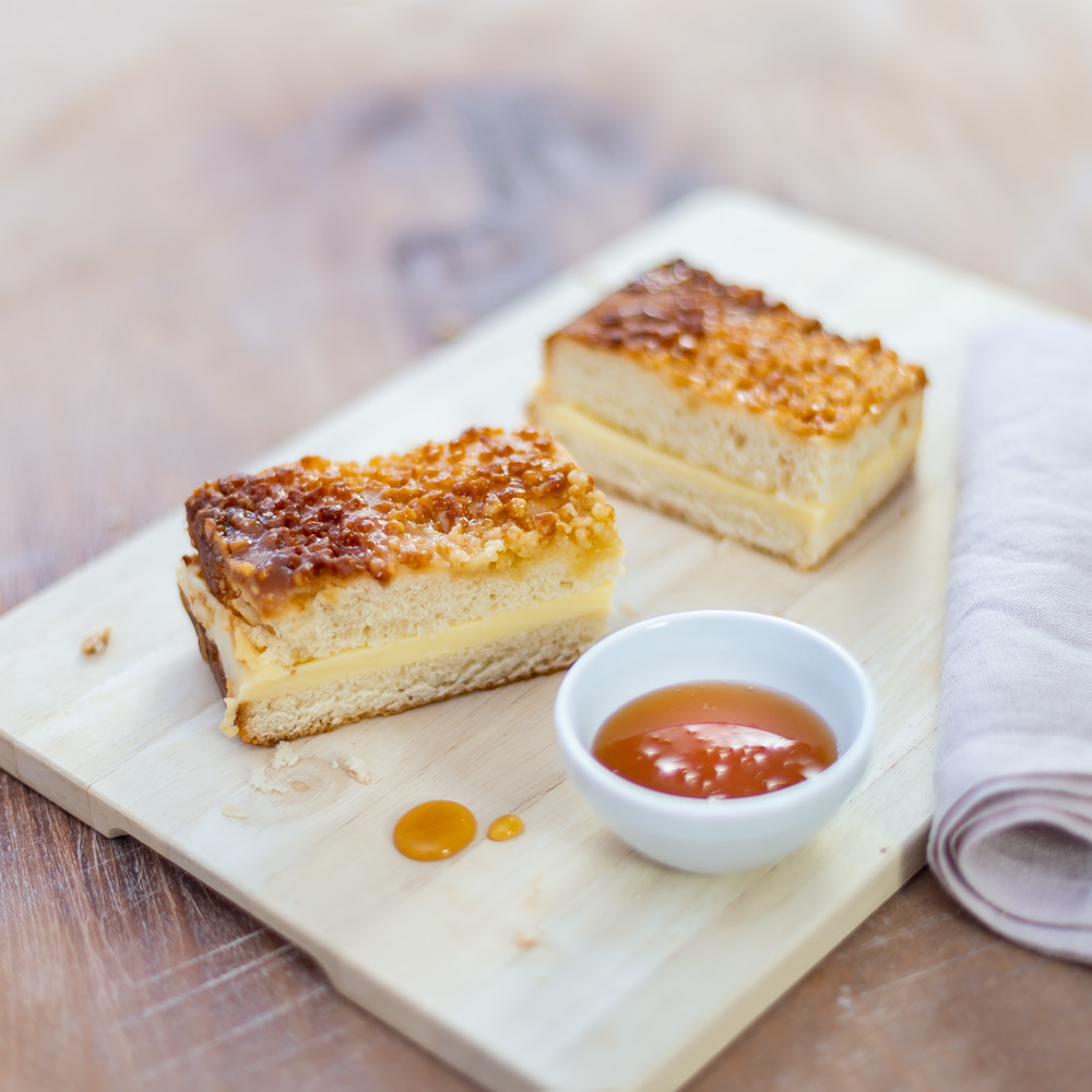 Gefüllter Bienenstichkuchen